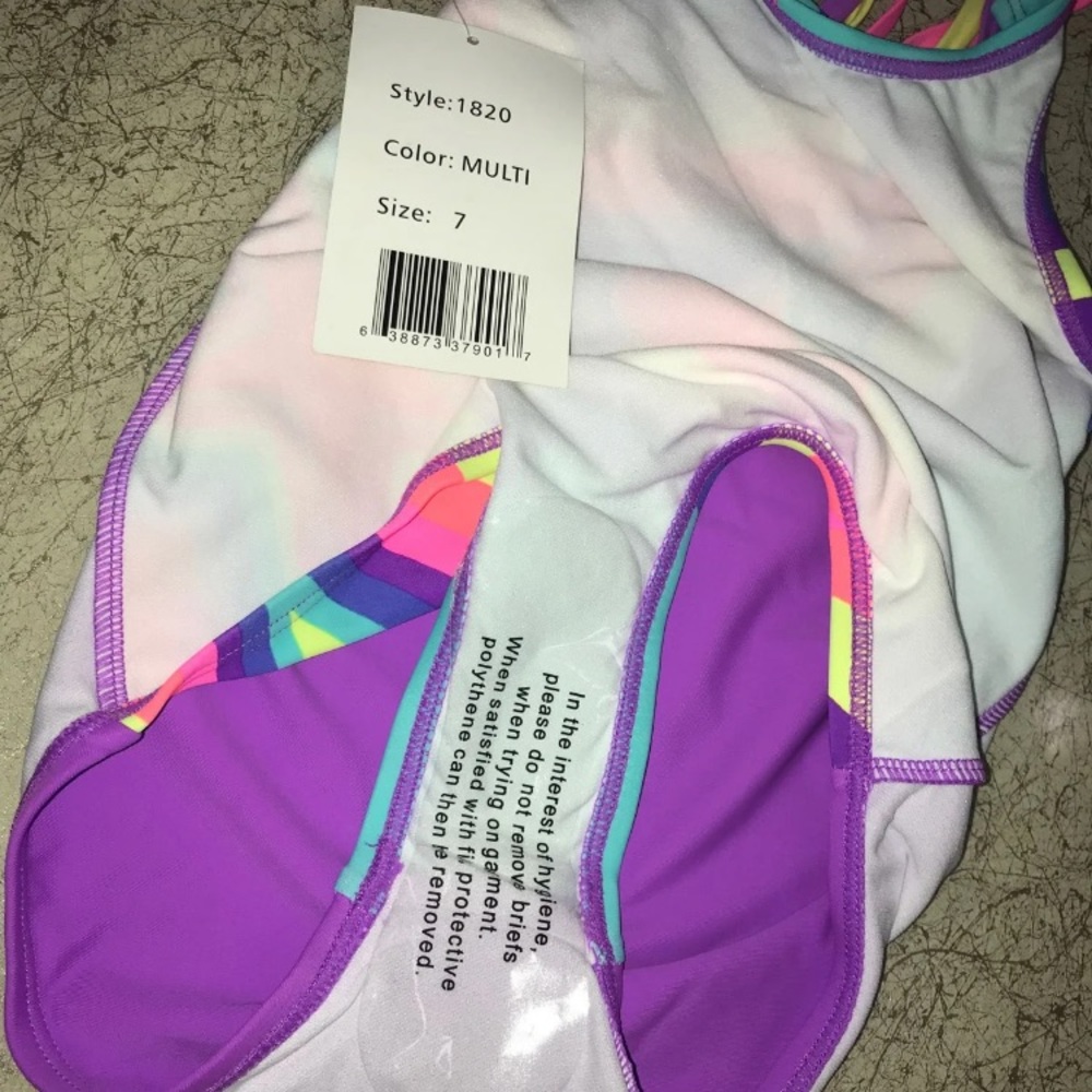 Swimsuit - Picture 3 of 4
